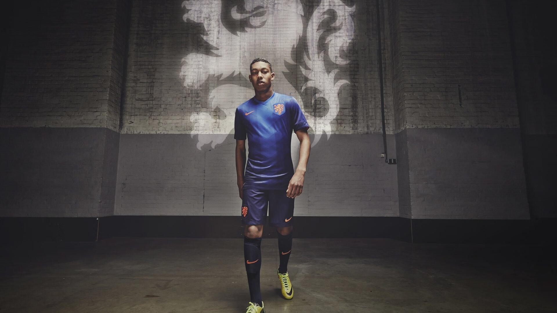 英雄联盟全球总决赛,巅峰对决引爆电竞热潮,中国战队再创辉煌